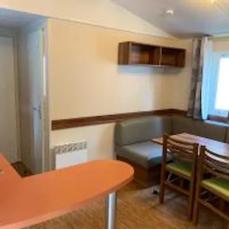 à Avec Piscine Partagée *